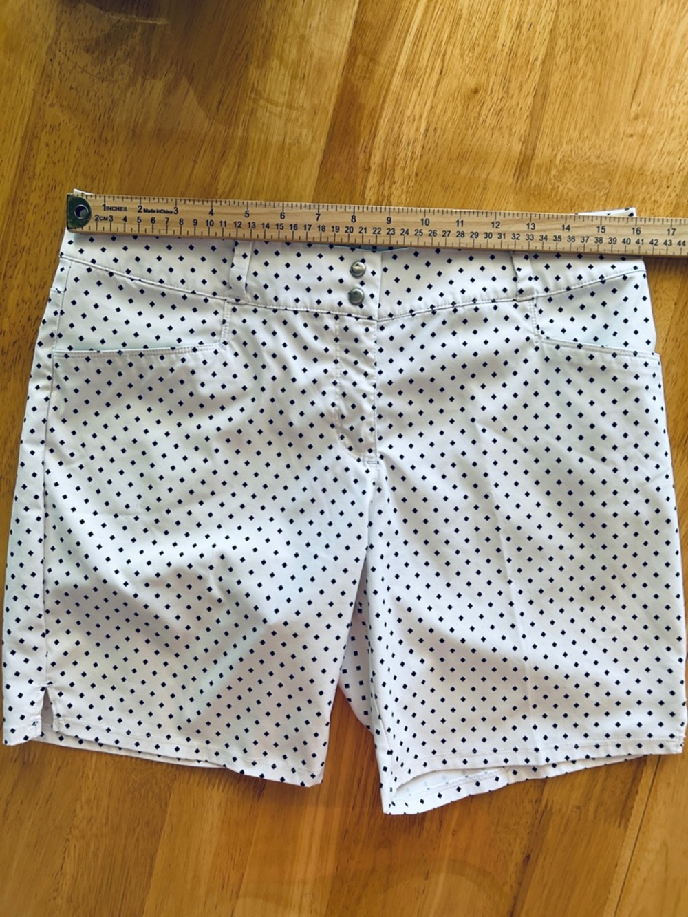 adidas Women’s Quick-dry Golf Shorts - Picture 5 of 7
